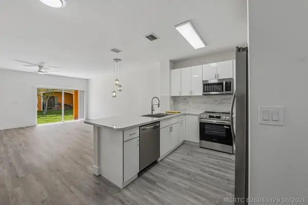 560 St Tropez Lane, Margate, FL 33068