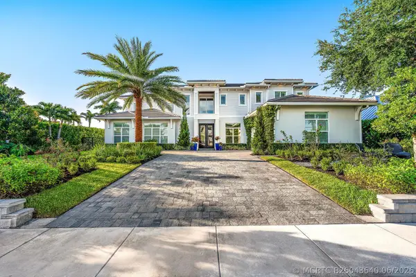2169 Driftwood Circle, Palm Beach Gardens, FL 33410