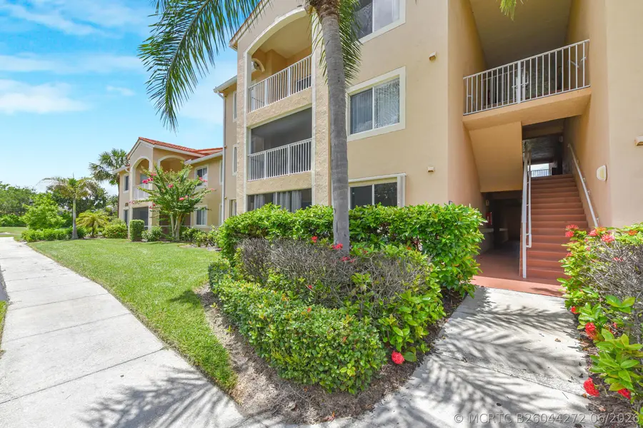 1590 S 42nd Circle #106, Vero Beach, FL 32967 - #3