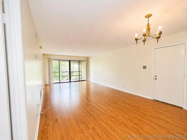 2050 Oleander Boulevard #4-206, Fort Pierce, FL 34950