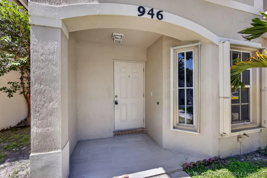 946 Summit Lake Drive, West Palm Beach, FL 33406 - #2