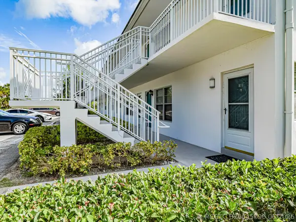 2800 Indian River Boulevard, Vero Beach, FL 32960