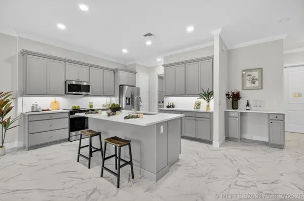 1805 Bridgepointe Circle #2, Vero Beach, FL 32967