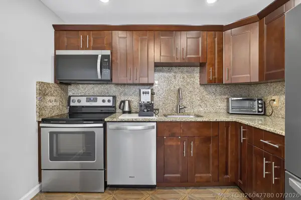 307 Wellington C, West Palm Beach, FL 33417