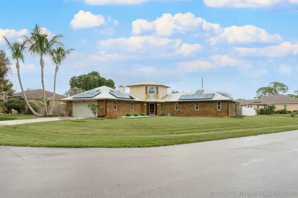 1091 SE Spinnaker Avenue, Port St Lucie, FL 34983