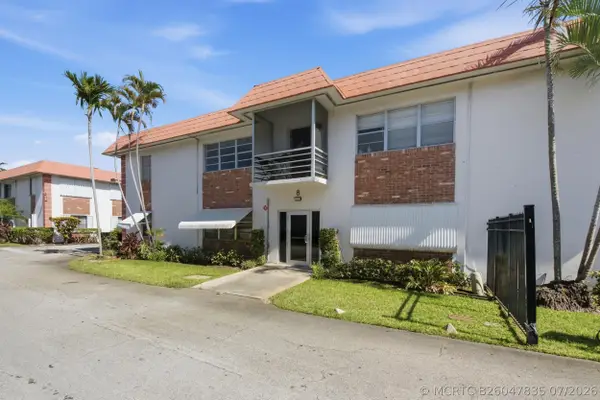 3550 NW 8th Avenue #812, Pompano Beach, FL 33064
