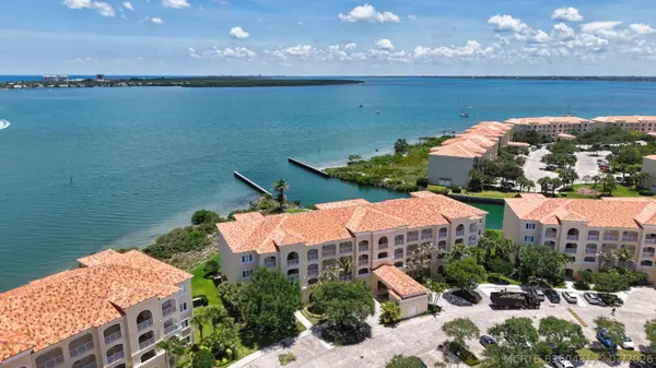 21 Harbour Isle Drive W #Ph02, Fort Pierce, FL 34949