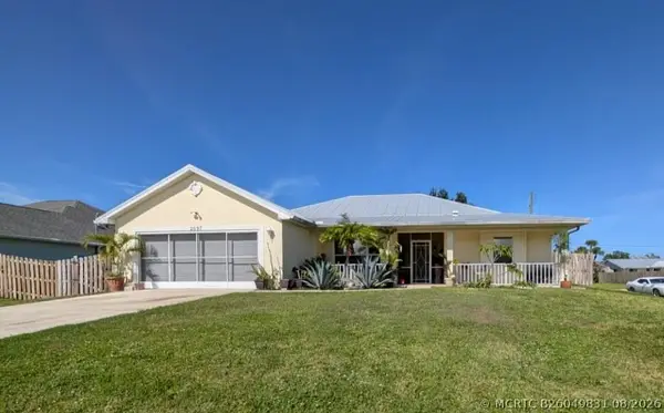 2097 SW Larchmont Lane, Port St Lucie, FL 34984