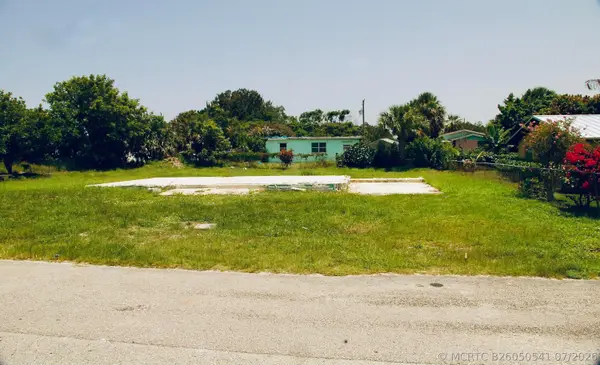 8480 SE Citrus Way, Hobe Sound, FL 33455