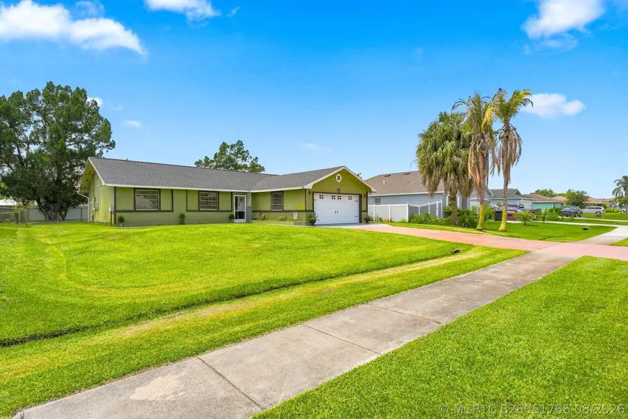 450 SE Thornhill Drive, Port Saint Lucie, FL 34983 - #3