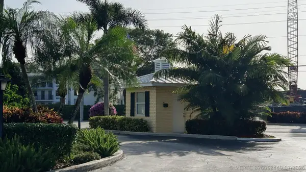 21 Colonial Club Drive #202, Boynton Beach, FL 33435