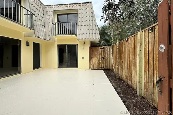 1700 Embassy Drive #Apt 402, West Palm Beach, FL 33401