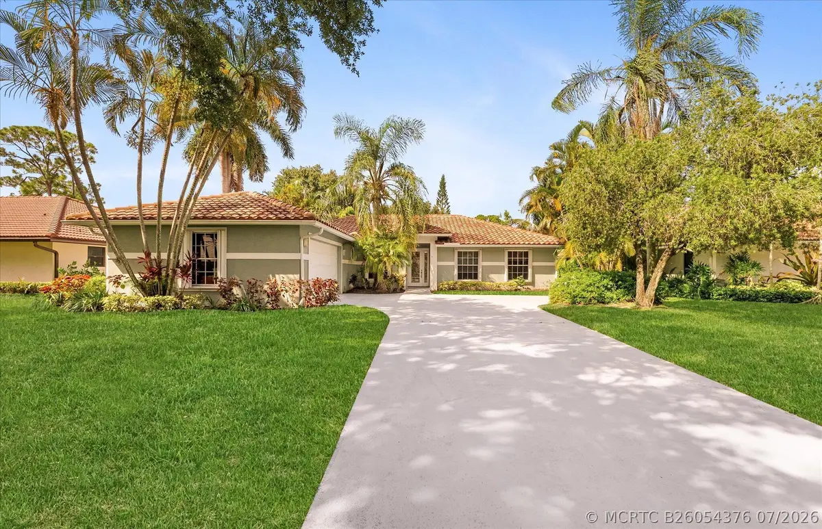 4 Glengary Road, Palm Beach Gardens, FL 33418 - #1