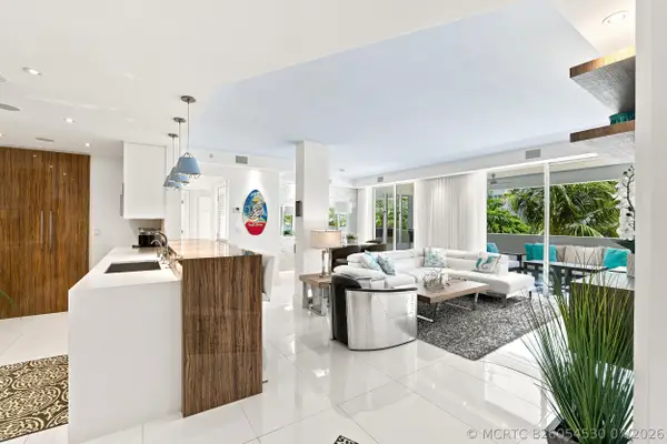 17100 N Bay Road #1401, Sunny Isles Beach, FL 33160