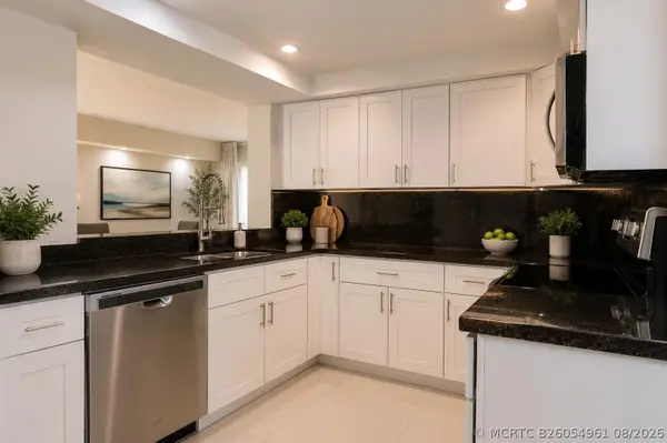 1900 Sabal Palm Drive #106, Davie, FL 33324