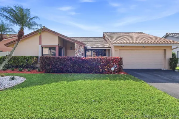 700 NW 102nd Way, Plantation, FL 33324