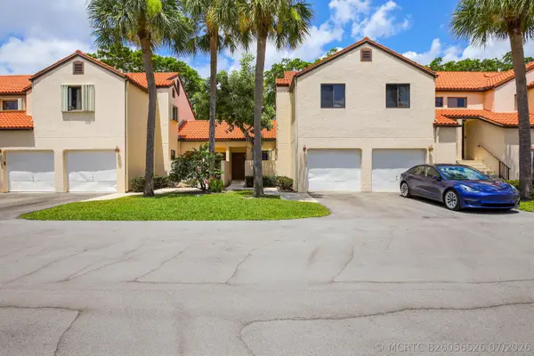 14 Va De Casas Sur #103, Boynton Beach, FL 33426