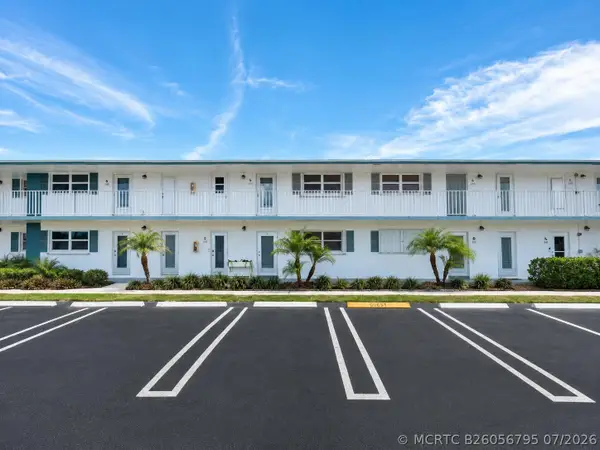 1114 Lake Terrace #203, Boynton Beach, FL 33426