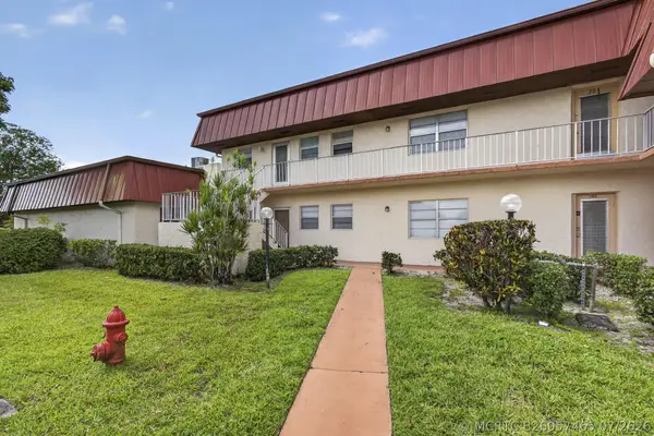 12020 W Greenway Drive #101, Royal Palm Beach, FL 33411