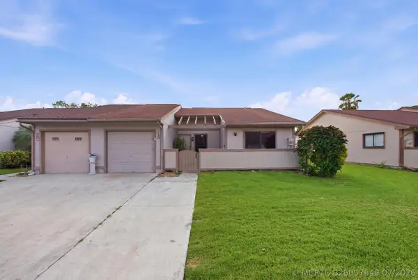 18 Winchmore Lane, Boynton Beach, FL 33426