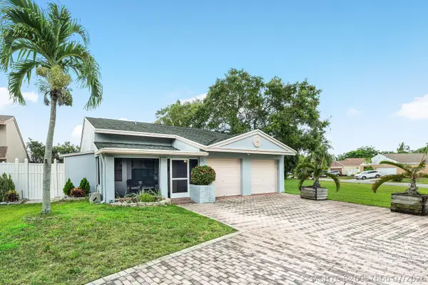 28 Paxford Lane, Boynton Beach, FL 33426