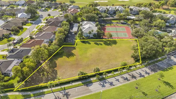 8151 Twelve Oaks Circle, Naples, FL 34113