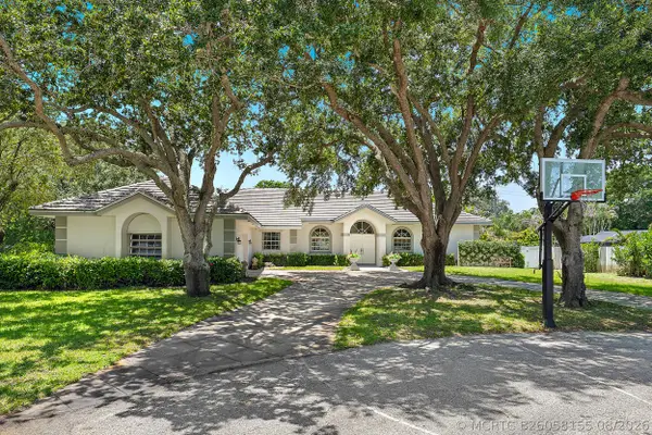 3 SE Loggerhead Lane, Tequesta, FL 33469