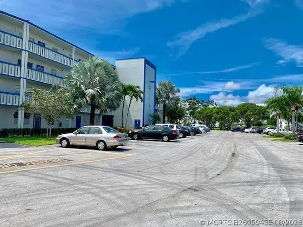 1049 Lincoln C, Boca Raton, FL 33434
