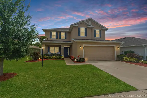 861 NE Whistling Duck Way, Port St Lucie, FL 34983