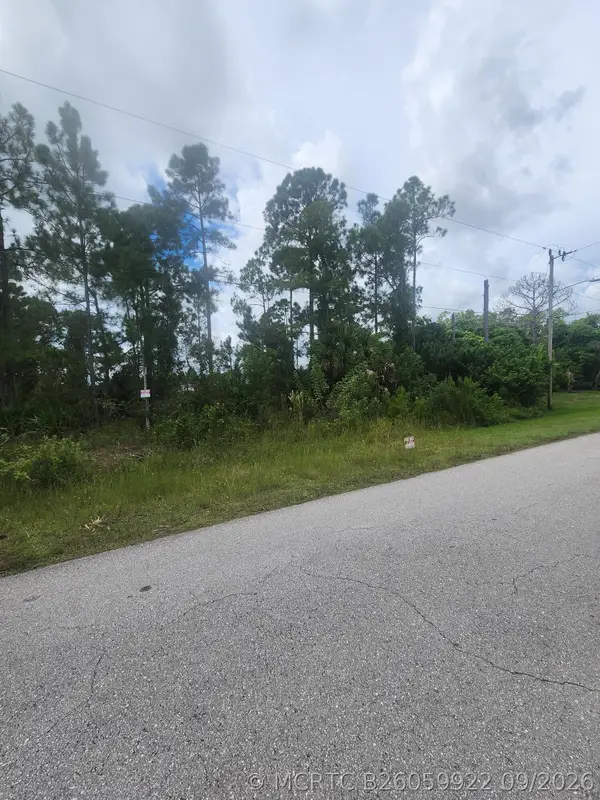 530 Ames Street E, Lehigh Acres, FL 33974