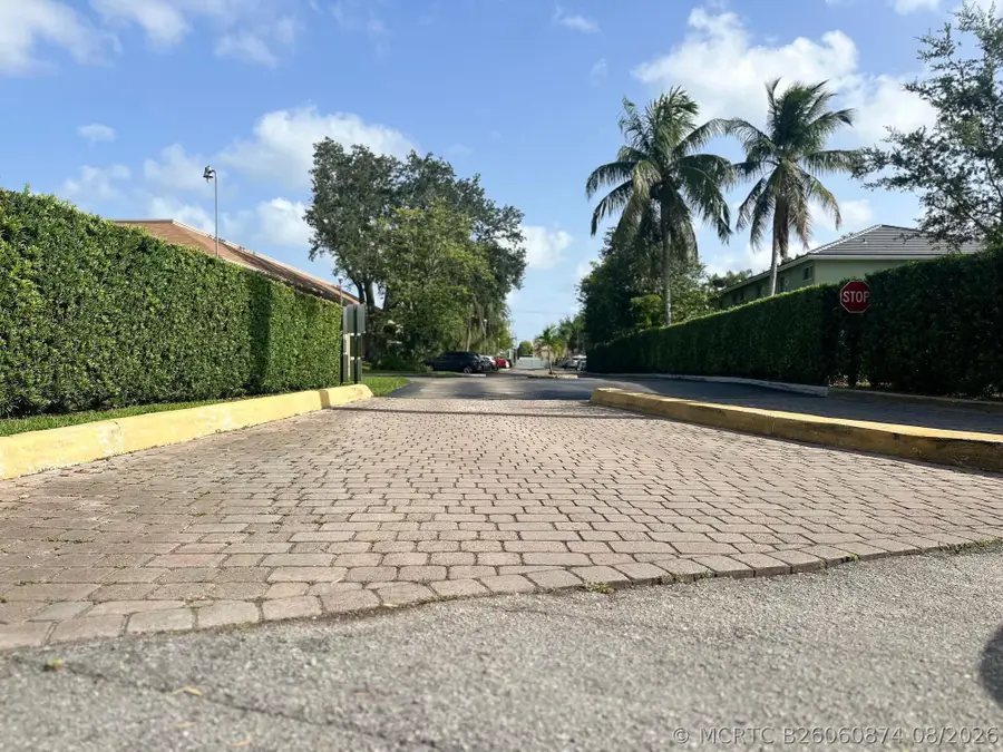 121 Hidden Ct Road #11-C, Hollywood, FL 33023 - #3