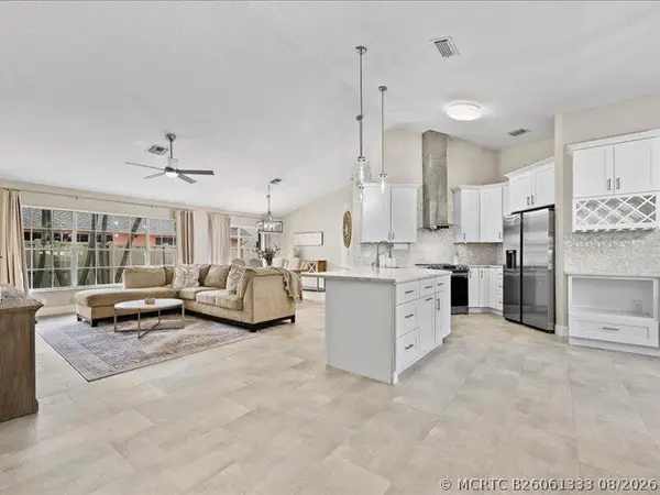 237 Moccasin Trail W, Jupiter, FL 33458