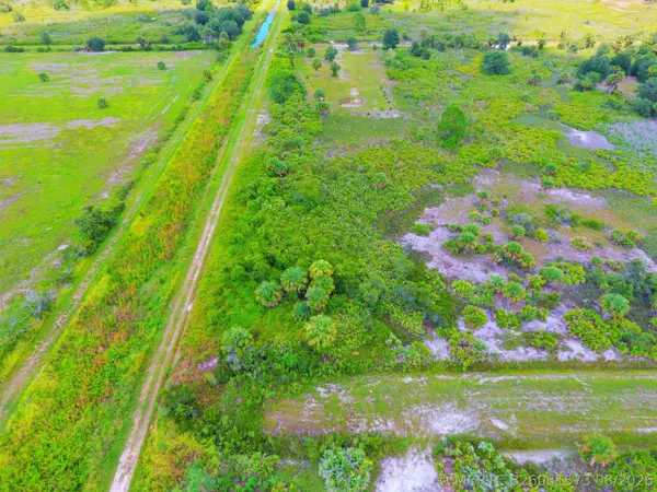 21591 NW 282nd Street, Okeechobee, FL 34972