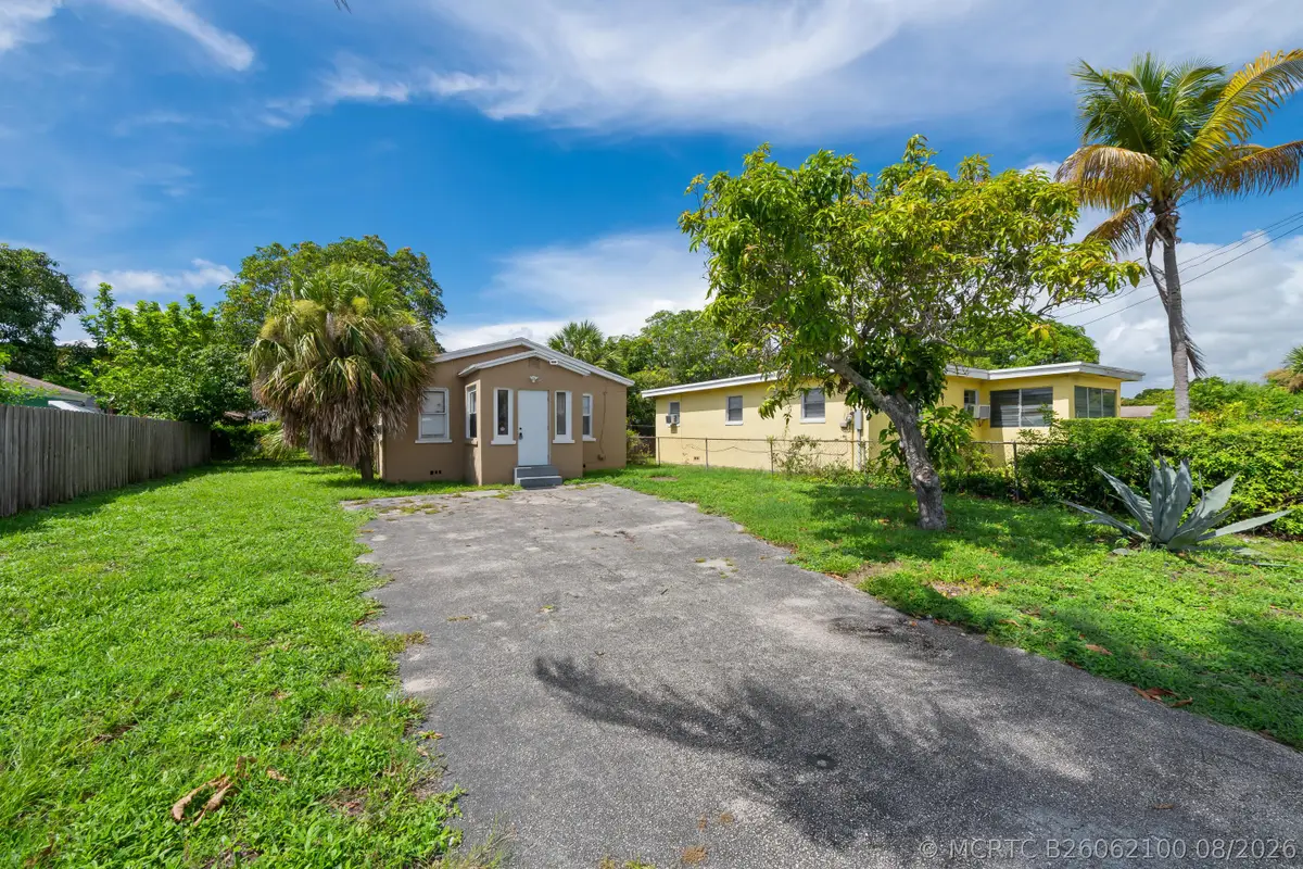 649 W 10th Street, Riviera Beach, FL 33404 - #1