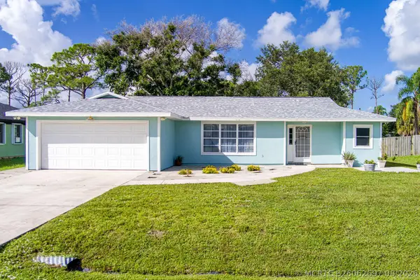 662 SE Essex Drive, Port St Lucie, FL 34984