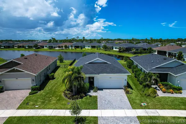 977 SE Crosswood Way, Port St Lucie, FL 34984