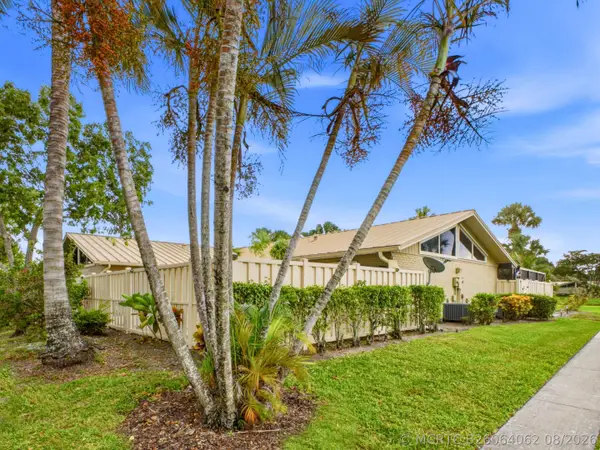 5933 Golden Eagle Circle, Palm Beach Gardens, FL 33418