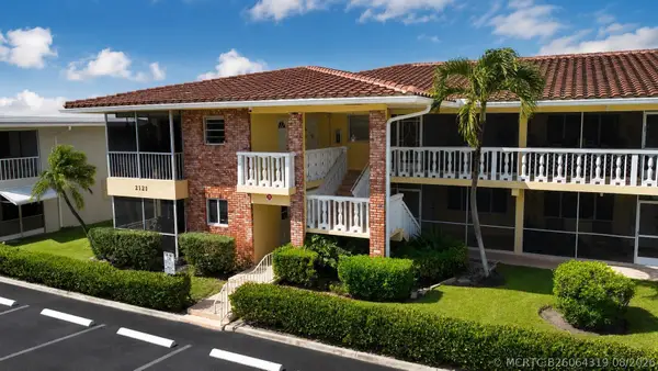 2121 NE 68th Street #201, Fort Lauderdale, FL 33308