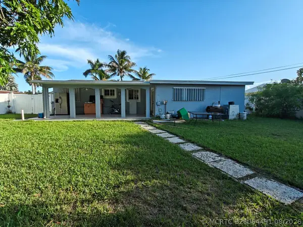 324 Mid Pines Road, Palm Springs, FL 33461