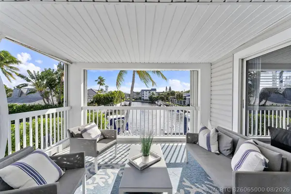910 Jasmine Drive, Delray Beach, FL 33483
