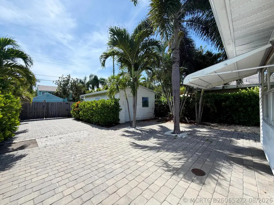 528 N J Street, Lake Worth Beach, FL 33460 - #2