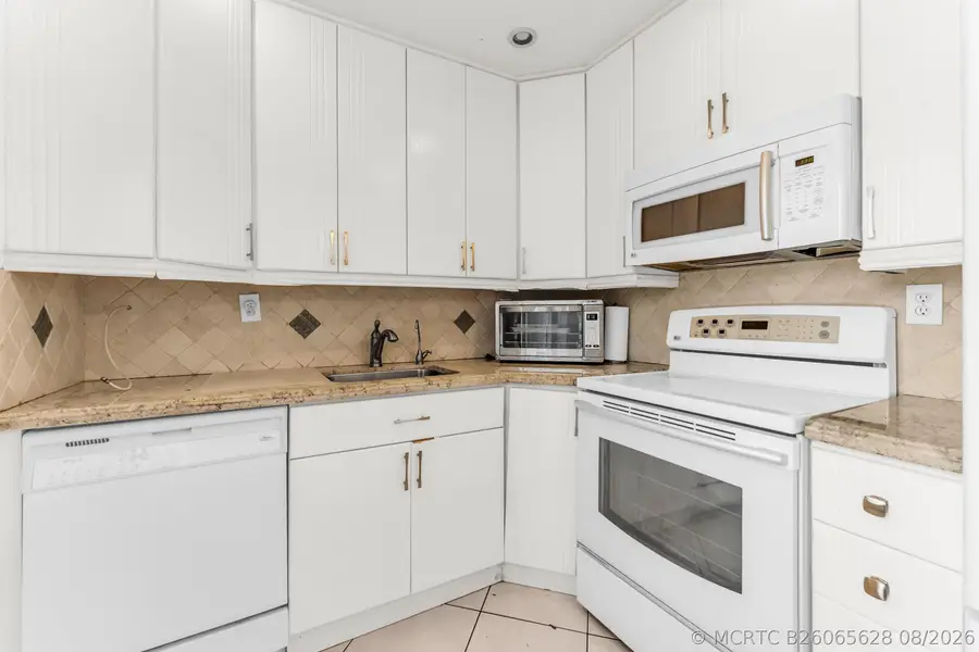 572 Flanders L #572, Delray Beach, FL 33484 - #2