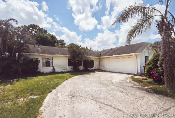 1646 SE Holiday Road, Port St Lucie, FL 34952