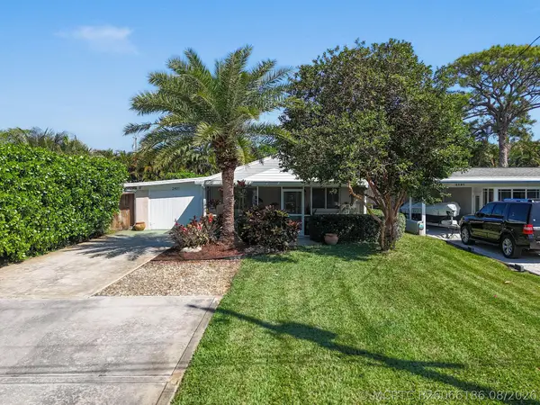 2401 Country Oaks, Palm Beach Gardens, FL 33410