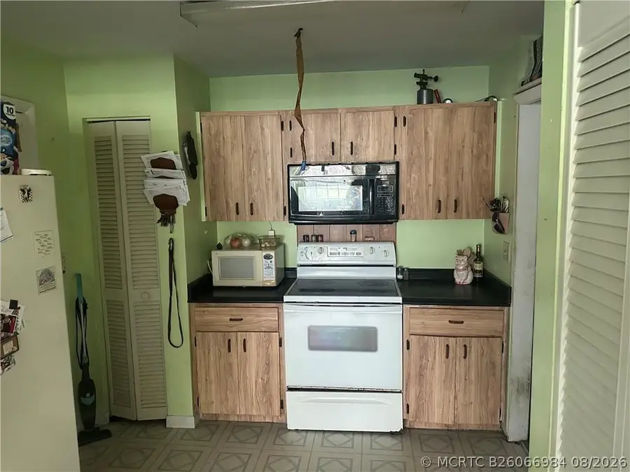Address Withheld By Seller, Vero Beach, FL 32962 - #2