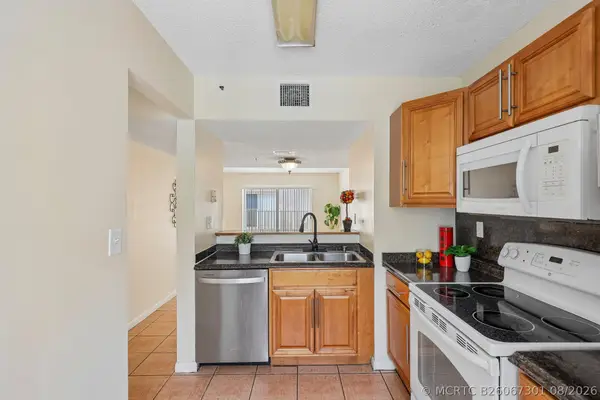 167 Riviera Circle, Weston, FL 33326