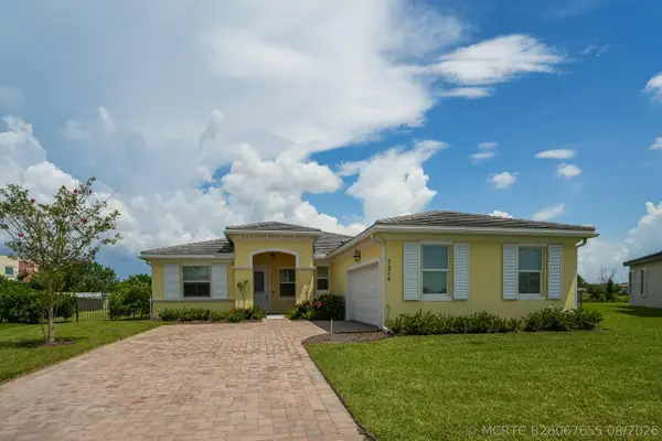 7214 NW Farnsworth Circle, Port St Lucie, FL 34987