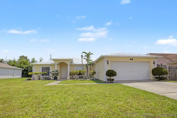 2585 SE Lakewood Street, Port St Lucie, FL 34952