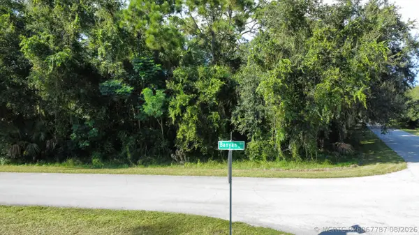 7102 Banyan Street, Fort Pierce, FL 34951