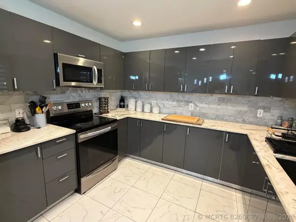 1486 SE Grapeland Avenue, Port St Lucie, FL 34952